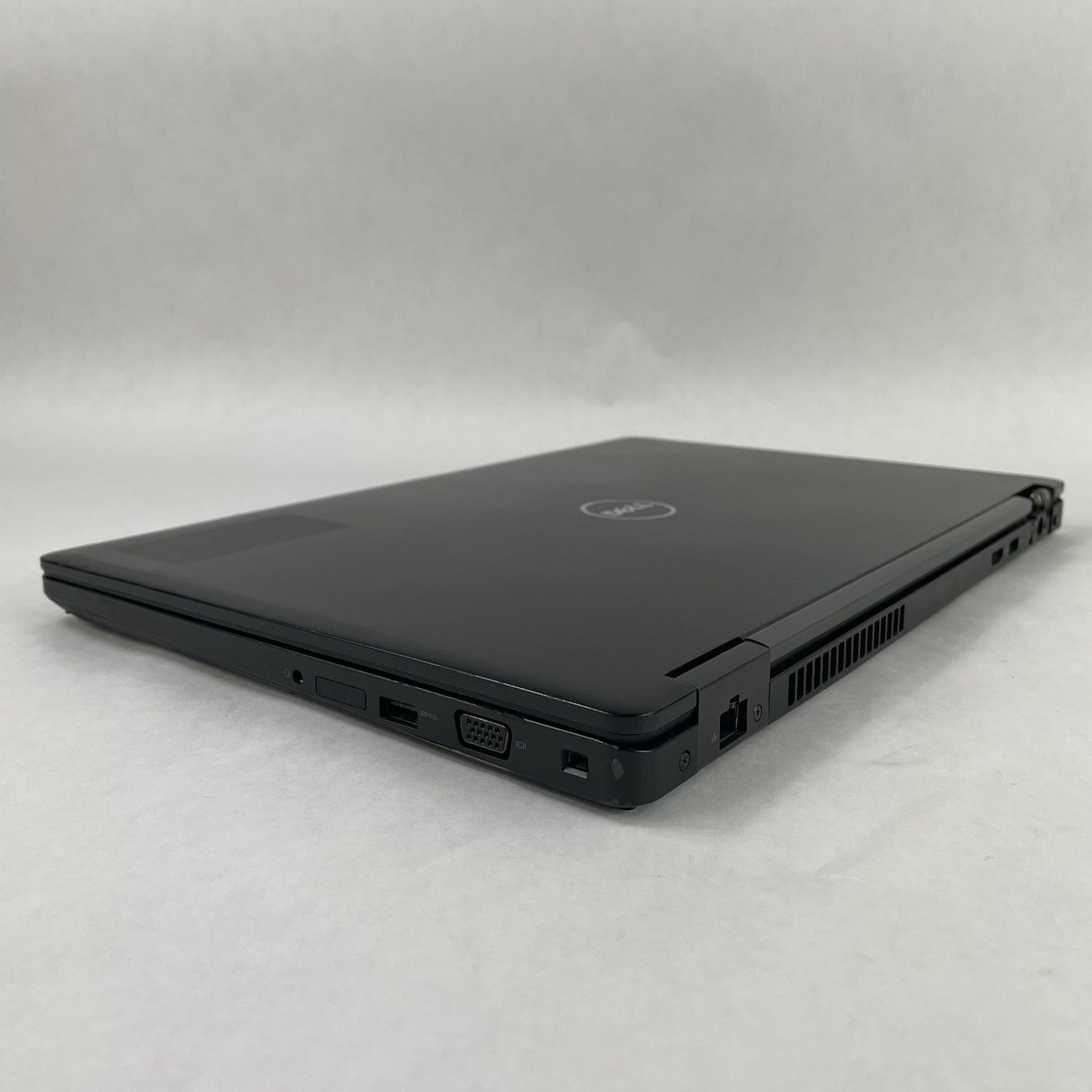 Dell Latitude 5580 15.6" i5-7440HQ 2.8GHz 8GB RAM No SSD/OS/AC - Bad Hinge Cover12