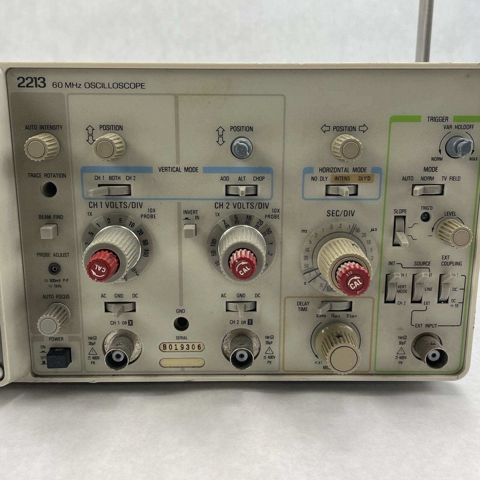 Tektronix 2213 Analog Oscilloscope 60MHZ