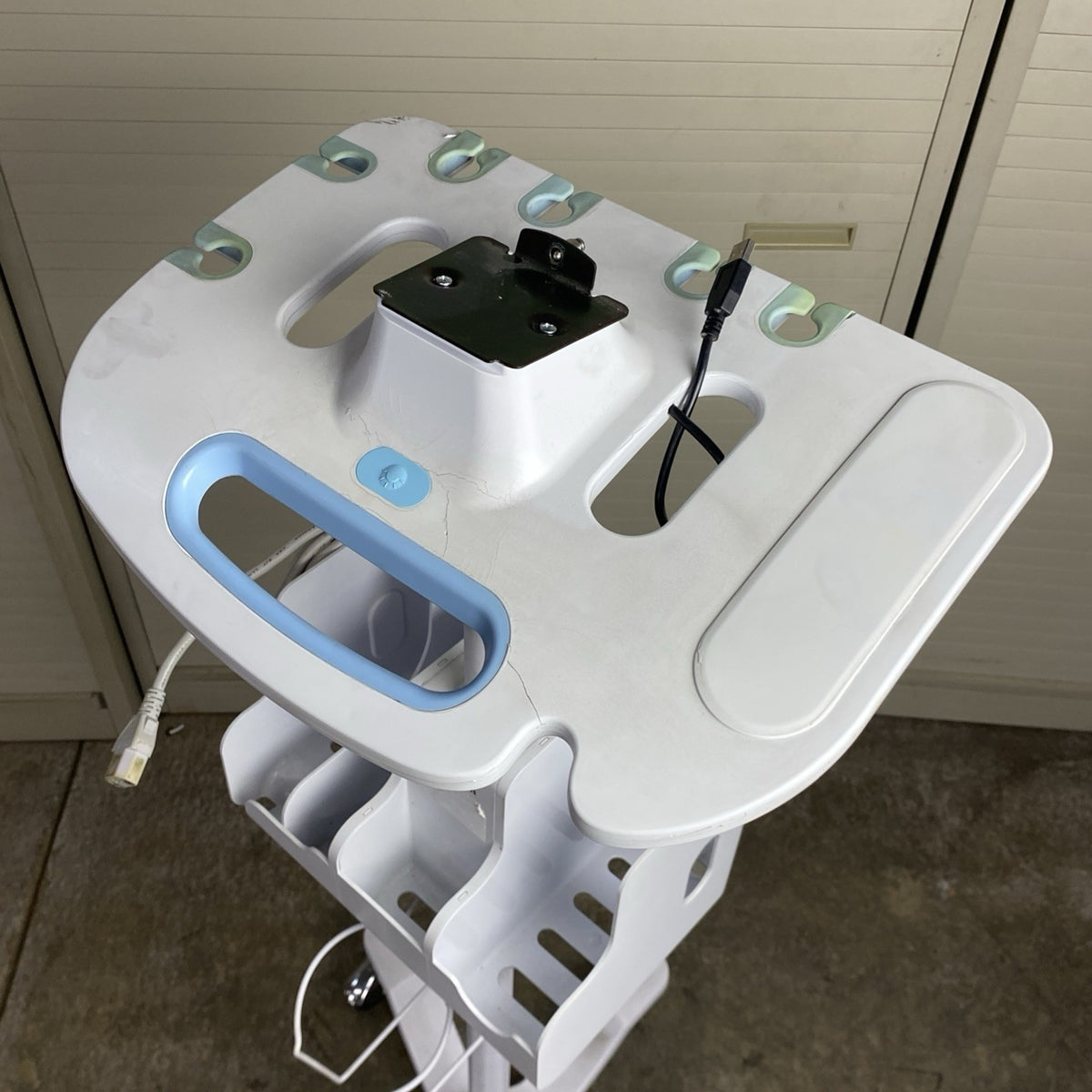 Welch Allyn 4800-60 Mobile Stand Rolling Cart for Vital Signs Monitor 6000Series6