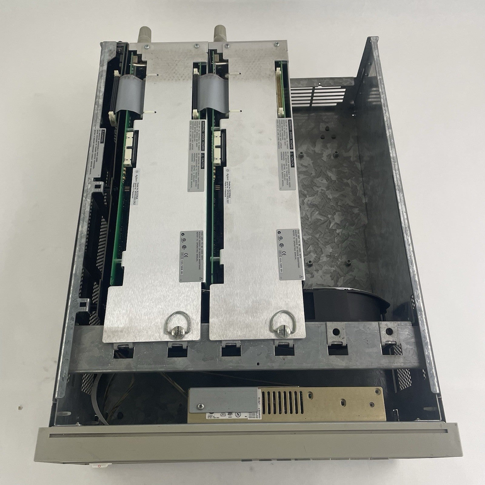 Agilent N3300A Electronic Load Mainframe 3x N3304A Module May Need Calibration11