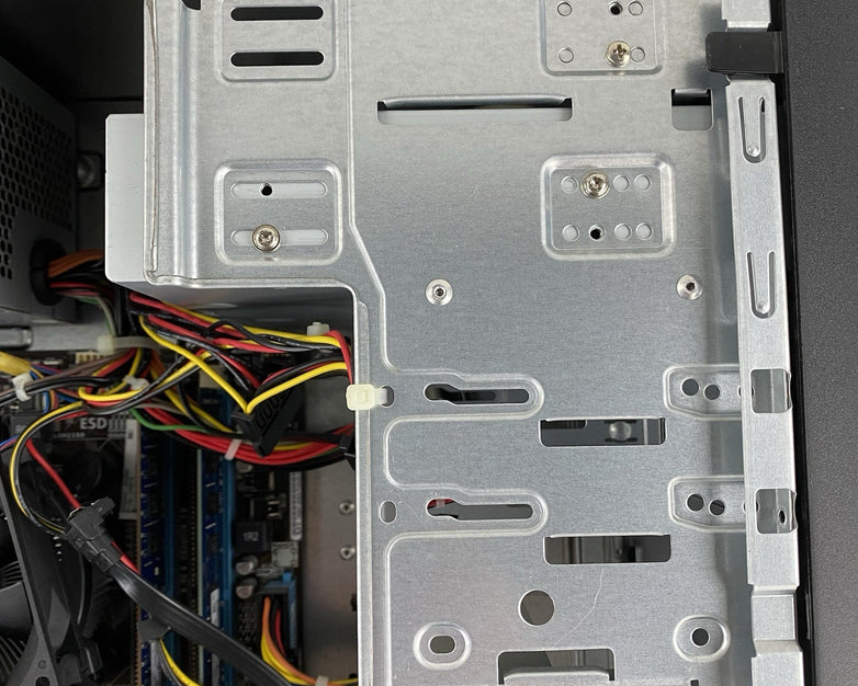 ASUS CM6330 MT Intel Core i3-3240 3.4GHz 8GB RAM No HDD No OS