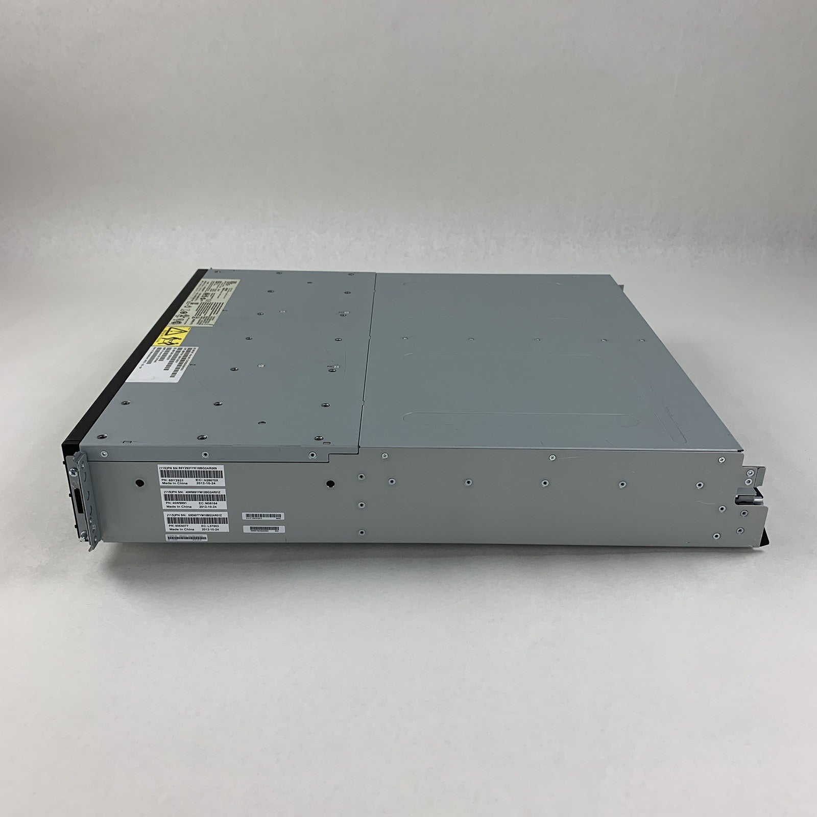 IBM 1747-HC2 69Y2921 170-6070-01 System Storage Enclosure Chassis 2x Power Supp