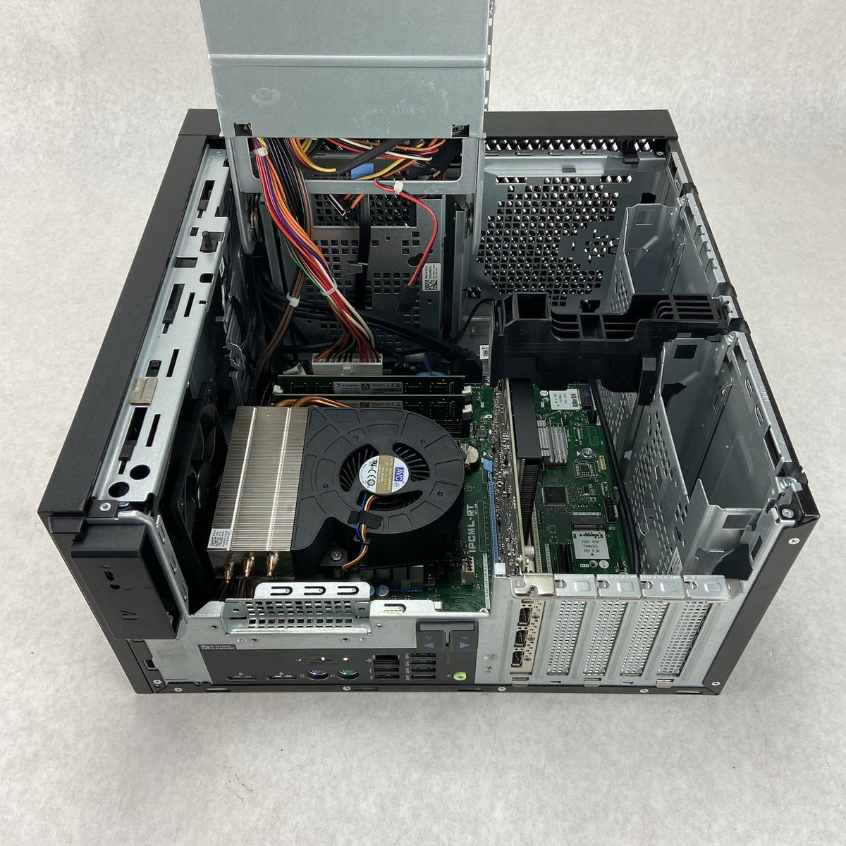 Dell Precision 3640 Tower Intel Core i7-10700K 3.8GHz 16GB RAM P2200 No HDD/OS10