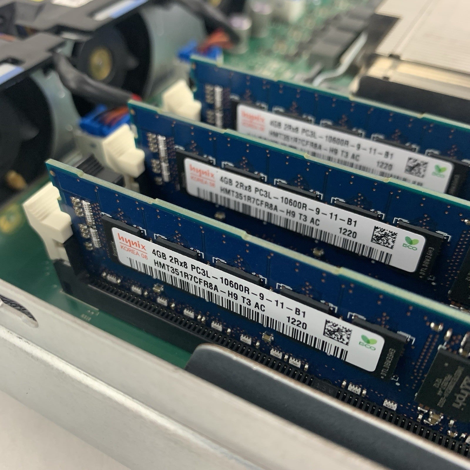 Dell PowerEdge R610 Server 2x Xeon E5520 2.27 GHz 24 GB RAM No OS No HDD16