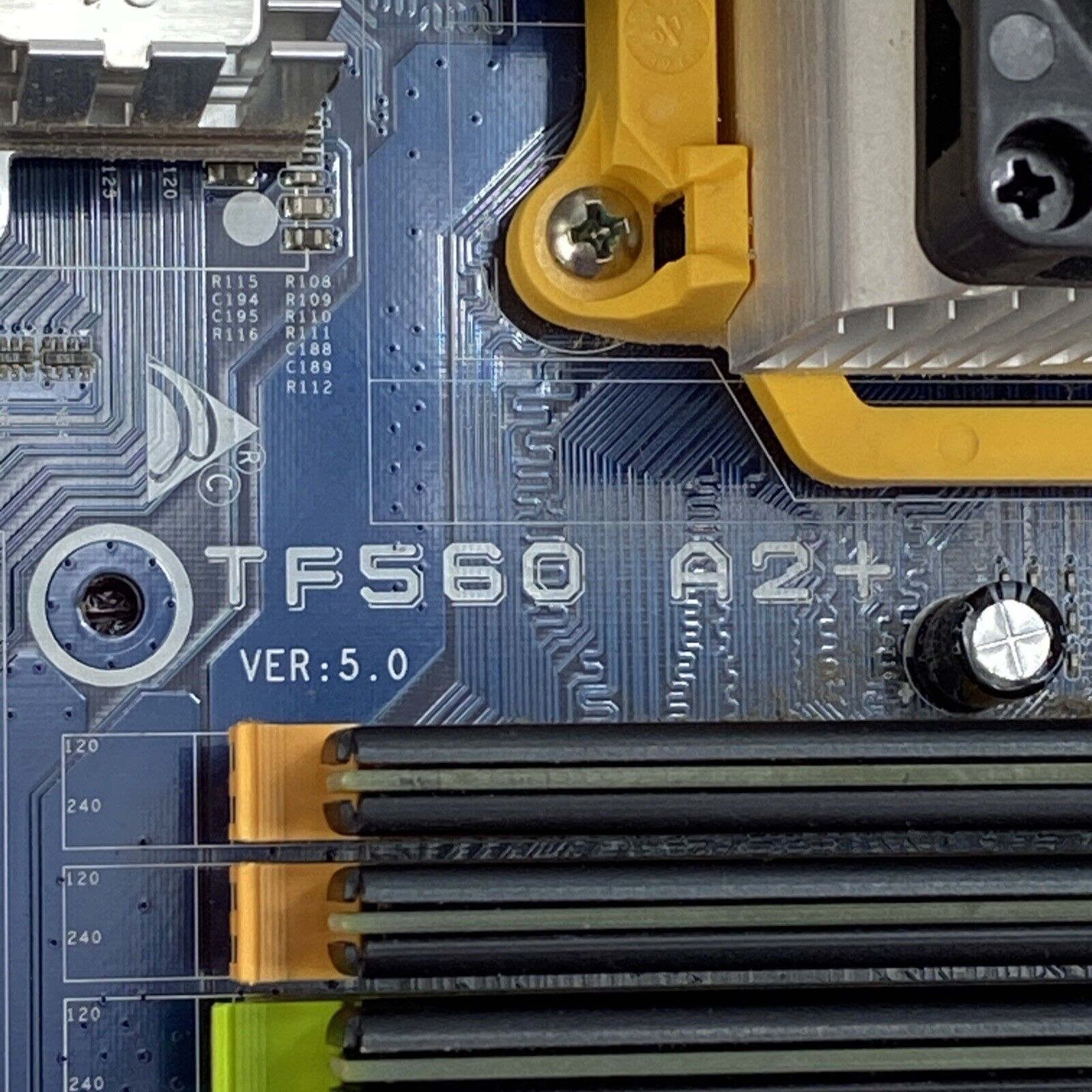 Biostar TF560 A2+ Motherboard AMD Athlon 64 x2 2.21GHz 4GB RAM w/ Shield