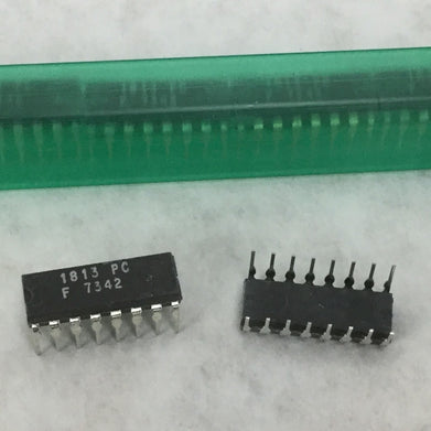 Genuine FAIRCHILD 1813 PC  F 7342 16-Pin Dip Integrated Circuit  Lot of 30