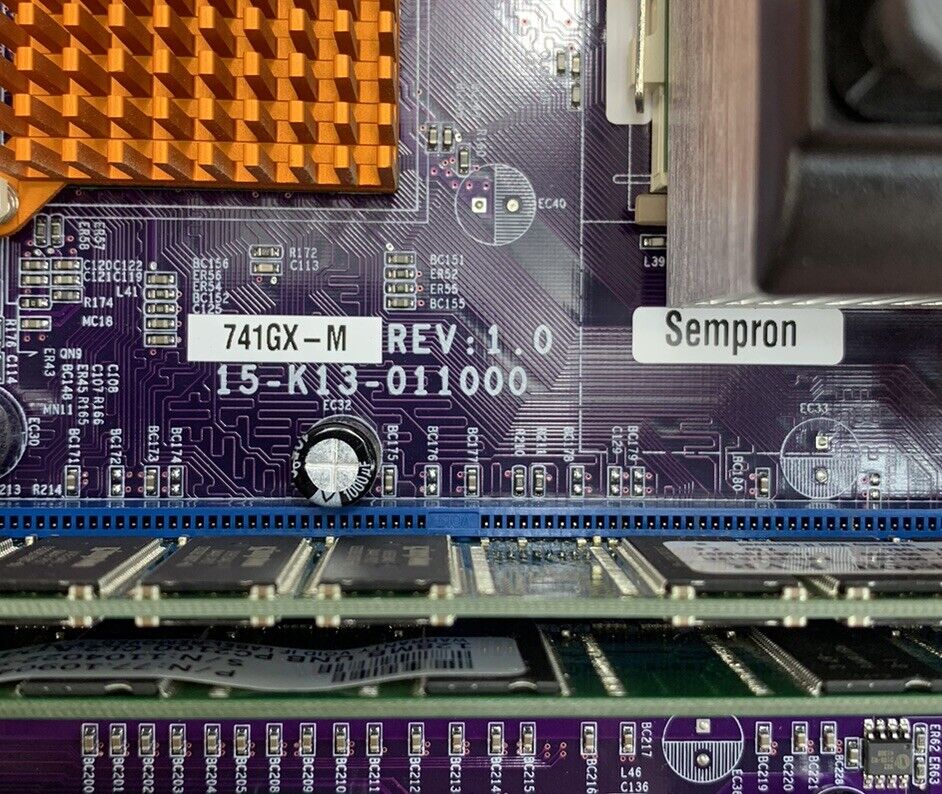 SIS SIS-741GX-M Motherboard AMD Sempron 2400+ 1.66GHz 640MB RAM w/Shield