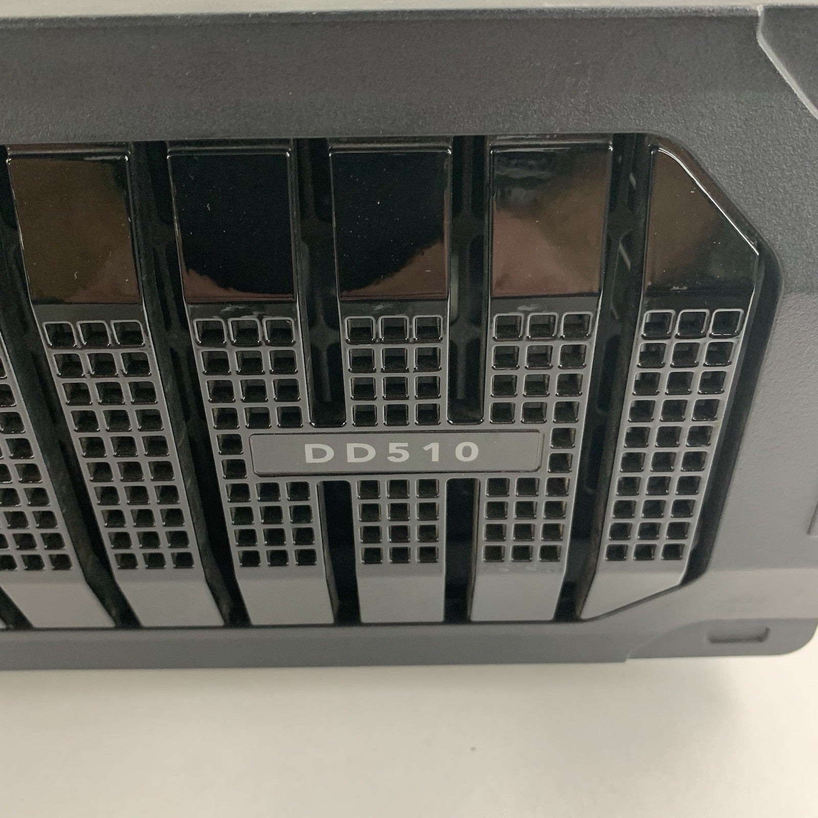 Data Domain DD510 S5000PSL Array 1x Intel Xeon 5110 1.6GHz 4GB RAM No OS/HDD2