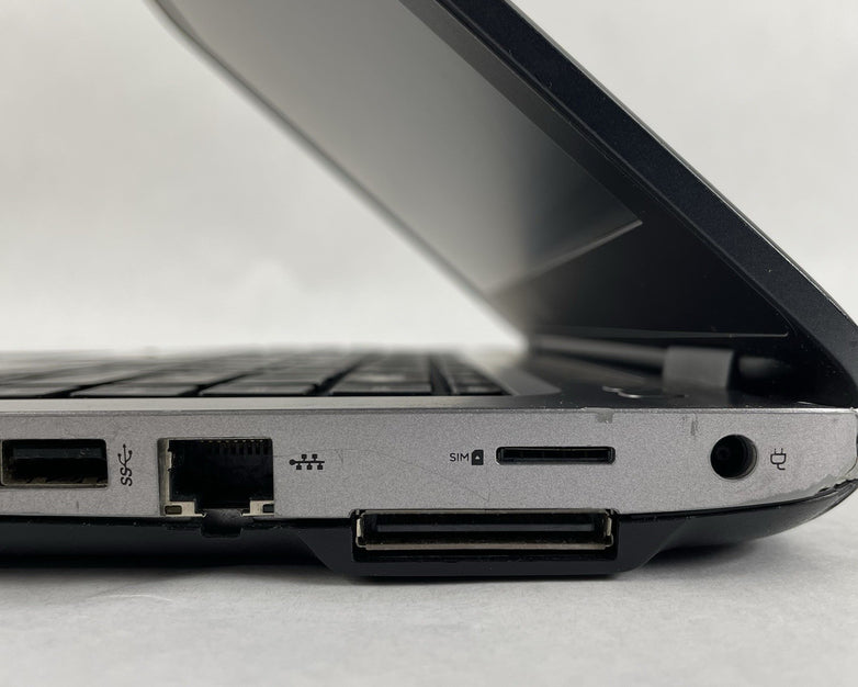 HP ProBook 640 G3 14" i5-7200U 2.50 GHz 8 GB RAM No SSD/OS/AC/Batt - Bad Corner