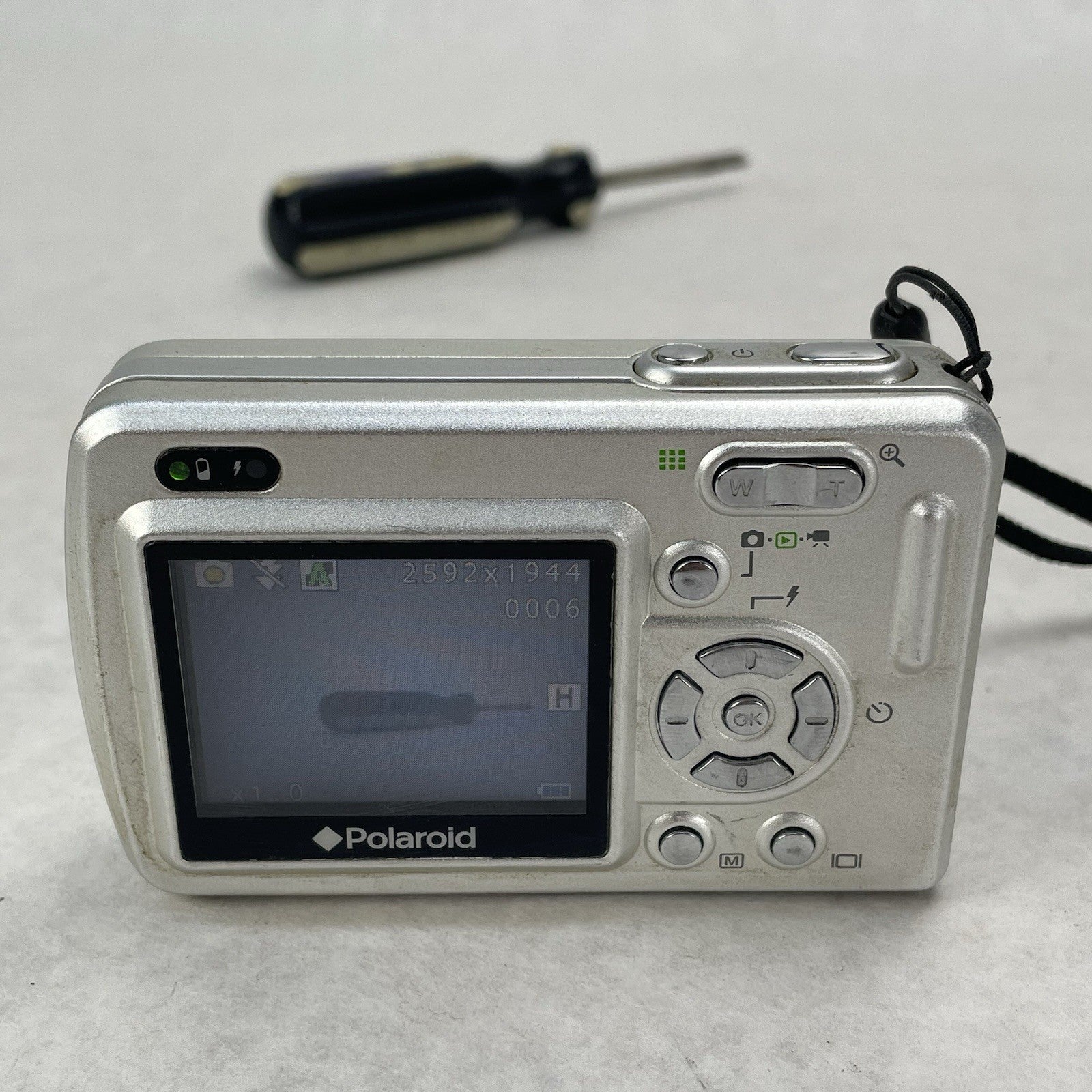 Polaroid A520 Compact Digital Camera 5MP 1x/4x Zoom 2"9