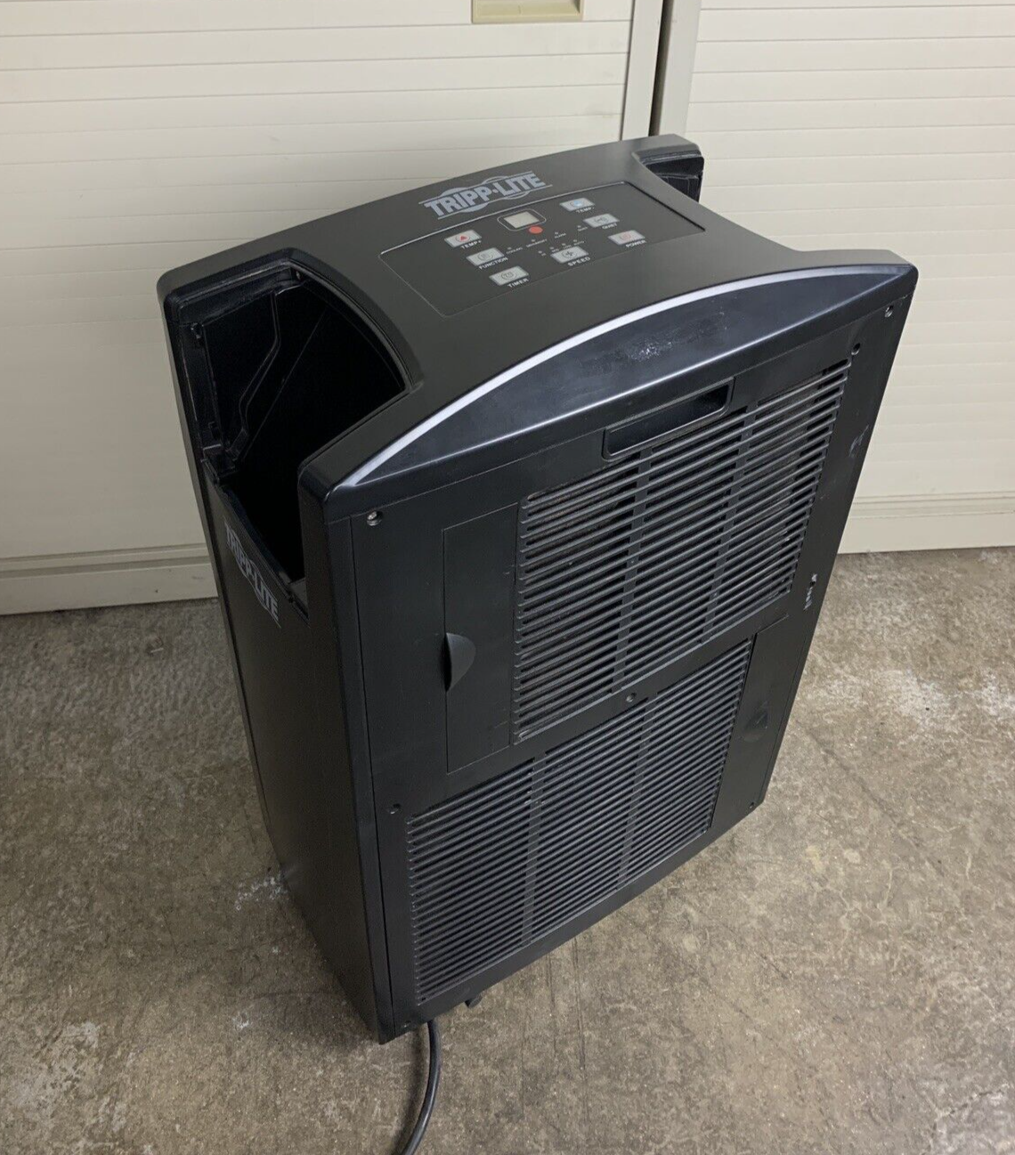 Tripp Lite SRCOOL12K Portable Air Conditioner 1400w Blows Cool For Parts