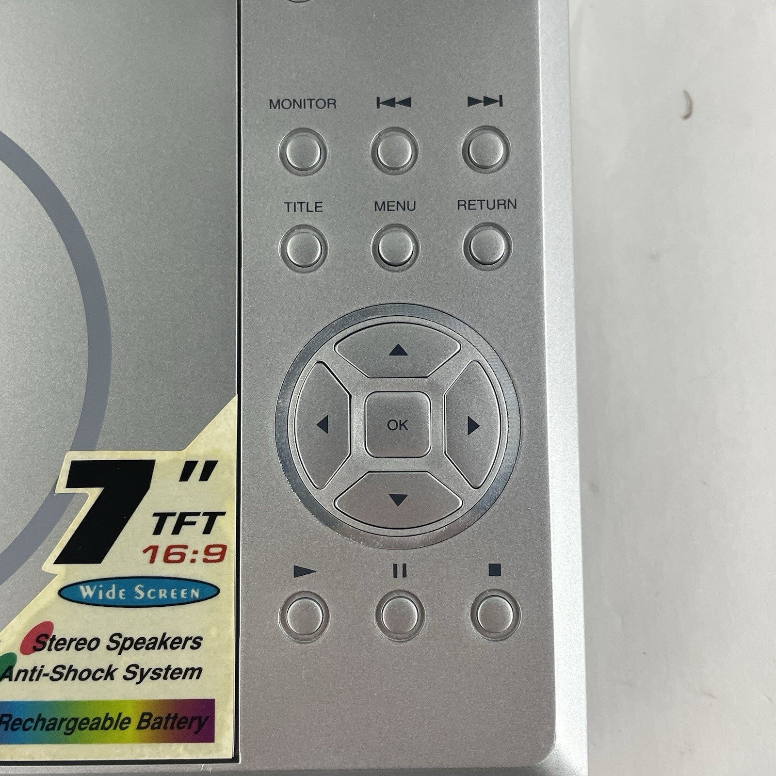 Initial IDM-1731 Portable DVD Player (7") Tested with AC Adapter3