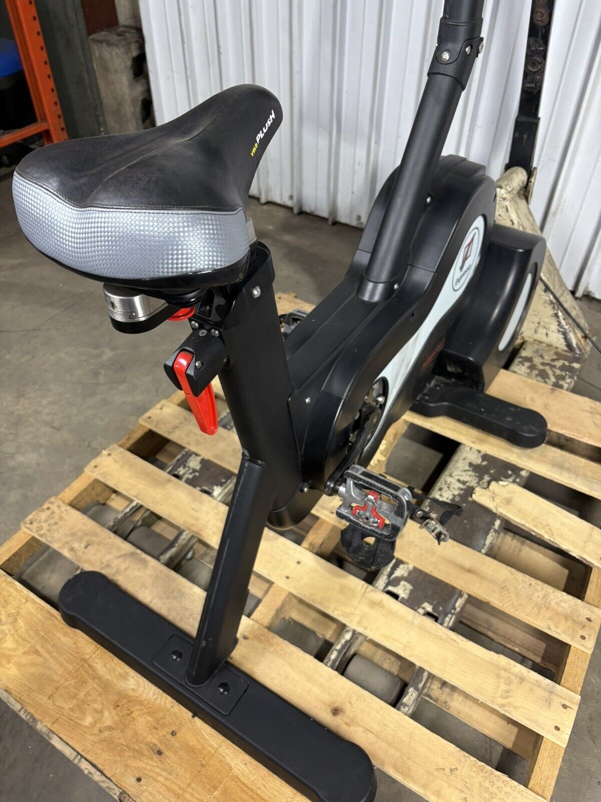 Expresso HD Interactive Upright Bike Tested Works Screen Freezes