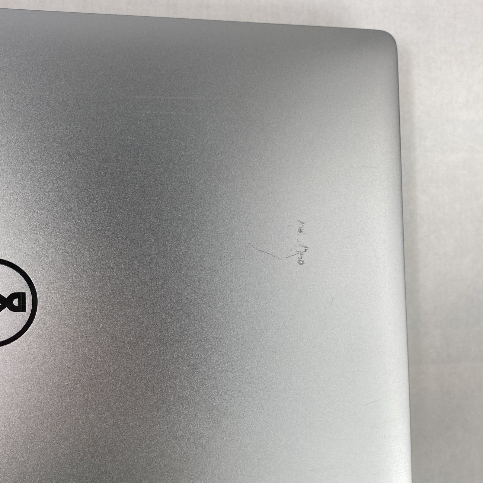 Dell Precision 5510 Intel Core i7-6820HQ 2.70 GHz 8 GB RAM 15.6" No HDD No OS
