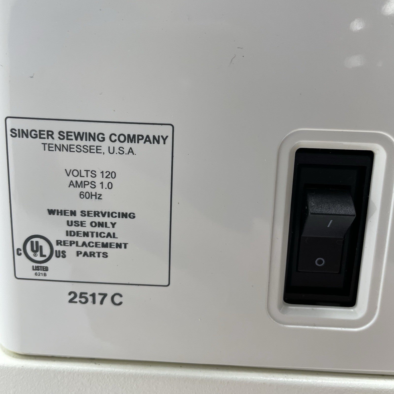 Singer 2517C Sewing Machine w/Accessories Tested