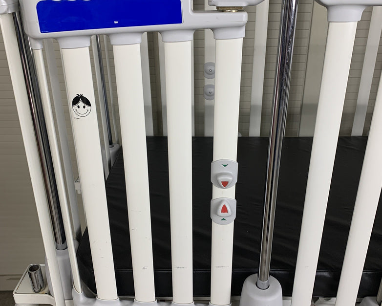Stryker Cub FL19H Pediatric Crib with Mattress No Handles on Doors