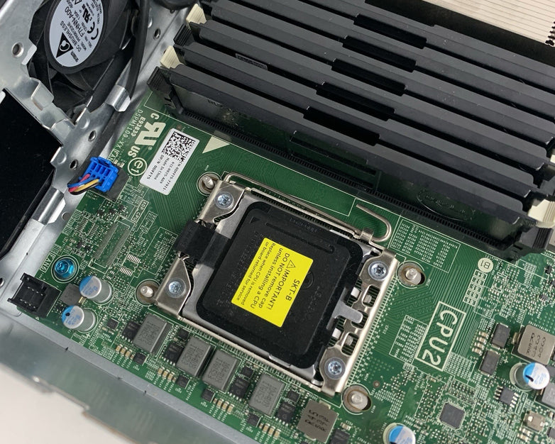 Dell OEMR XL R520 Server 1x E5-2407 2.20 GHz 12 GB RAM No HDD No OS No PSUs