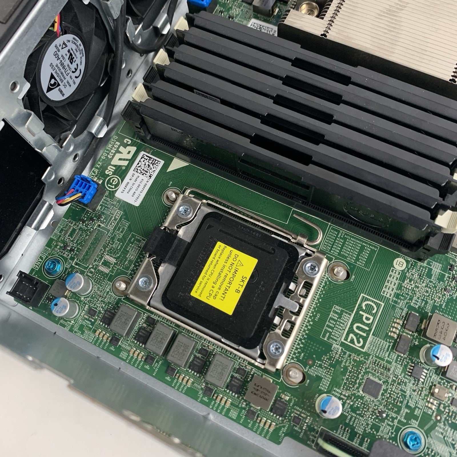 Dell OEMR XL R520 Server 1x E5-2407 2.20 GHz 12 GB RAM No HDD No OS No PSUs14