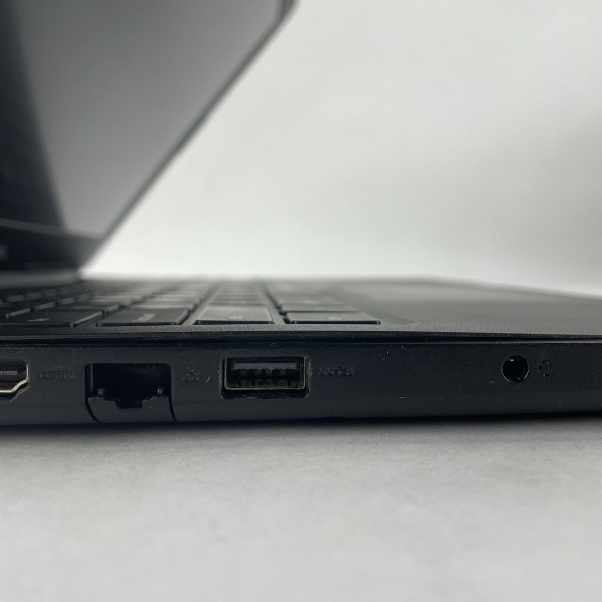 Dell Latitude 3590 15.6" i5-8250U 1.60 GHz 8 GB RAM No SSD/OS/AC/Batt8