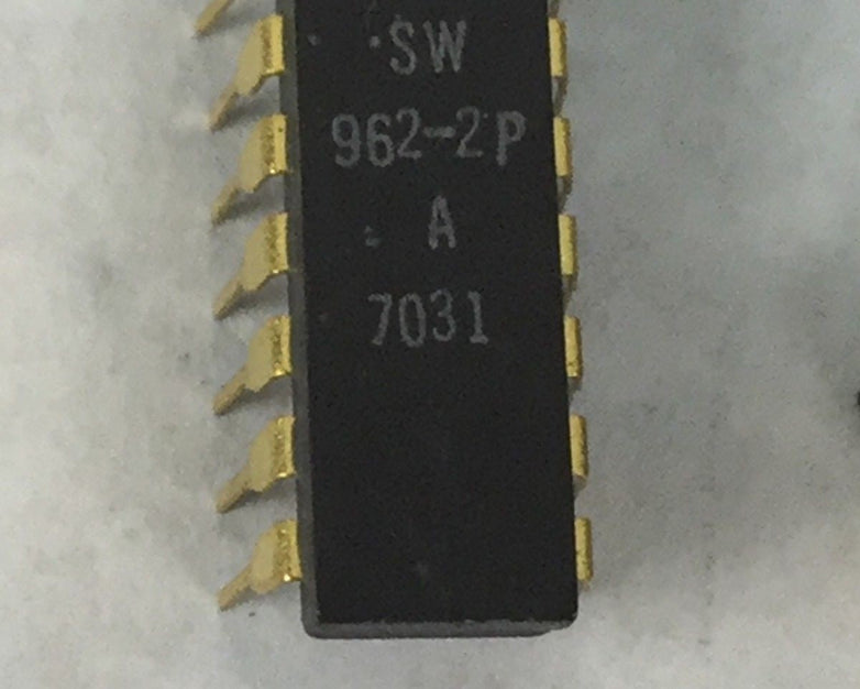 SW 962-2P STEWART WARNER  14 Pin Gold Dip  Lot of 30