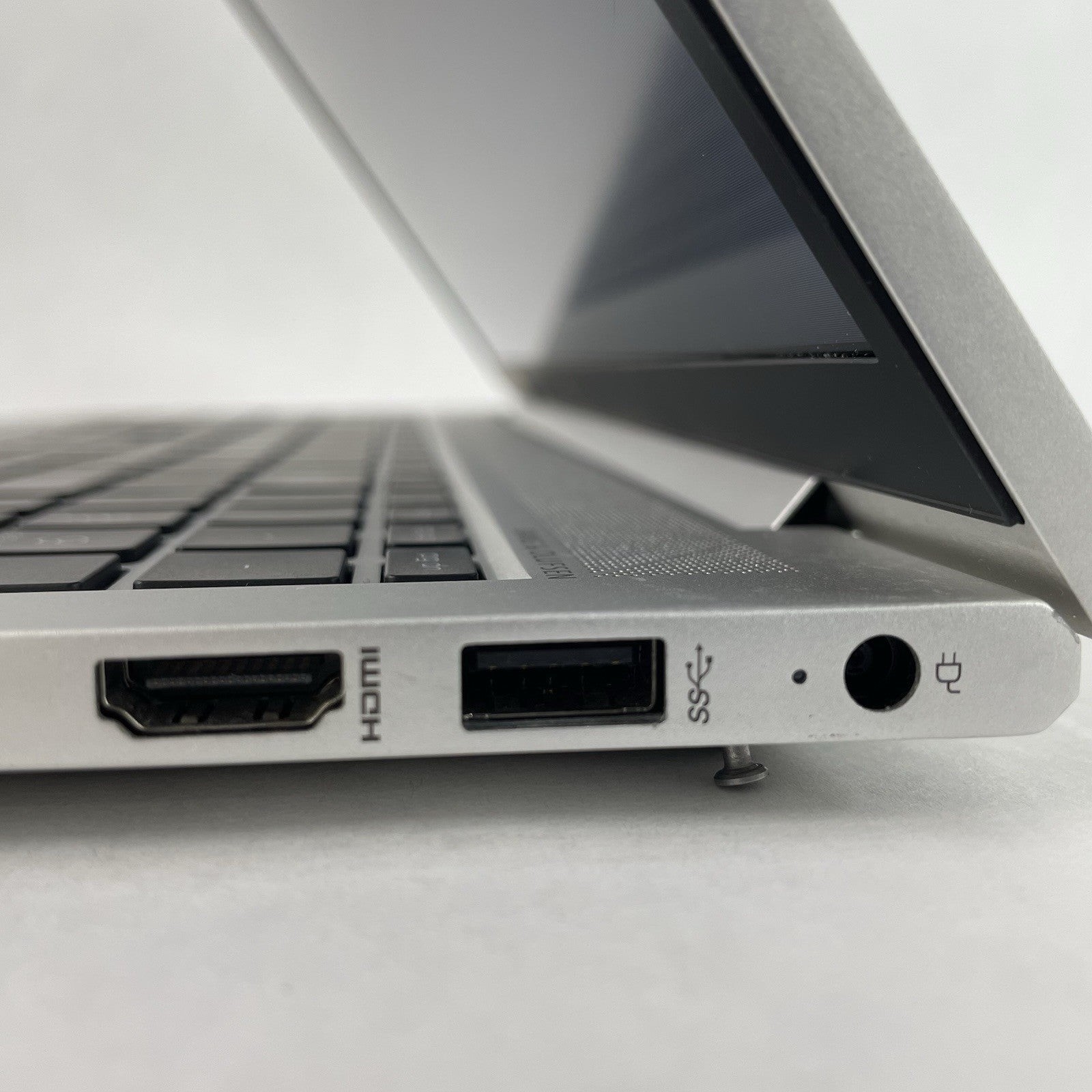 HP EliteBook 850 G8 15.6" i5-1145G7 2.60 GHz 8 GB RAM No SSD/OS/AC- Bent SC Slot9