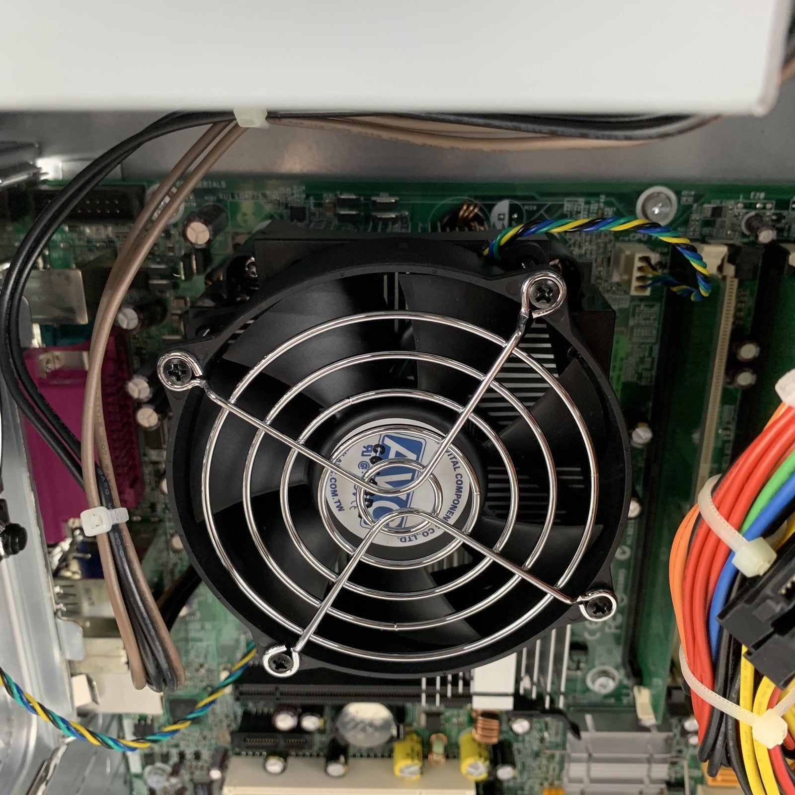 HP Compaq DC7600 MT Desktop Intel Pentium 4 3.20 GHz 512 MB Ram No OS No HDD