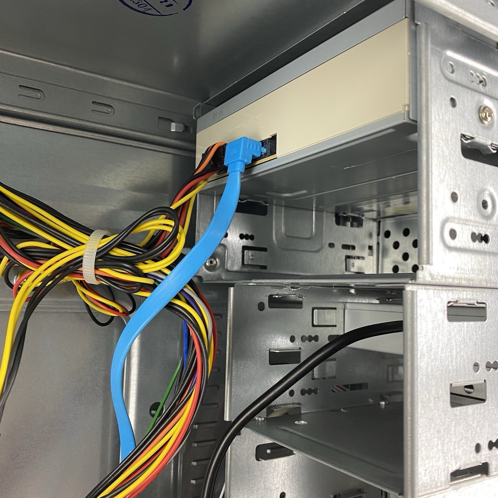 Foxconn TLM436 Mid ATX Computer Case with 300W Power Supply
