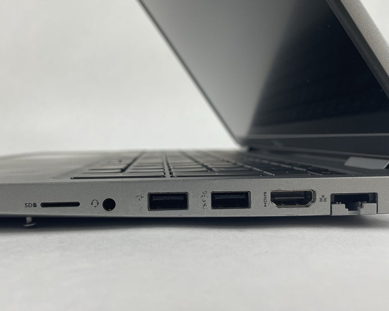 Dell Latitude 5530 15.6" i5-1235U 3.96GHz 8GB RAM No SSD/OS/AC - Scratched Paint
