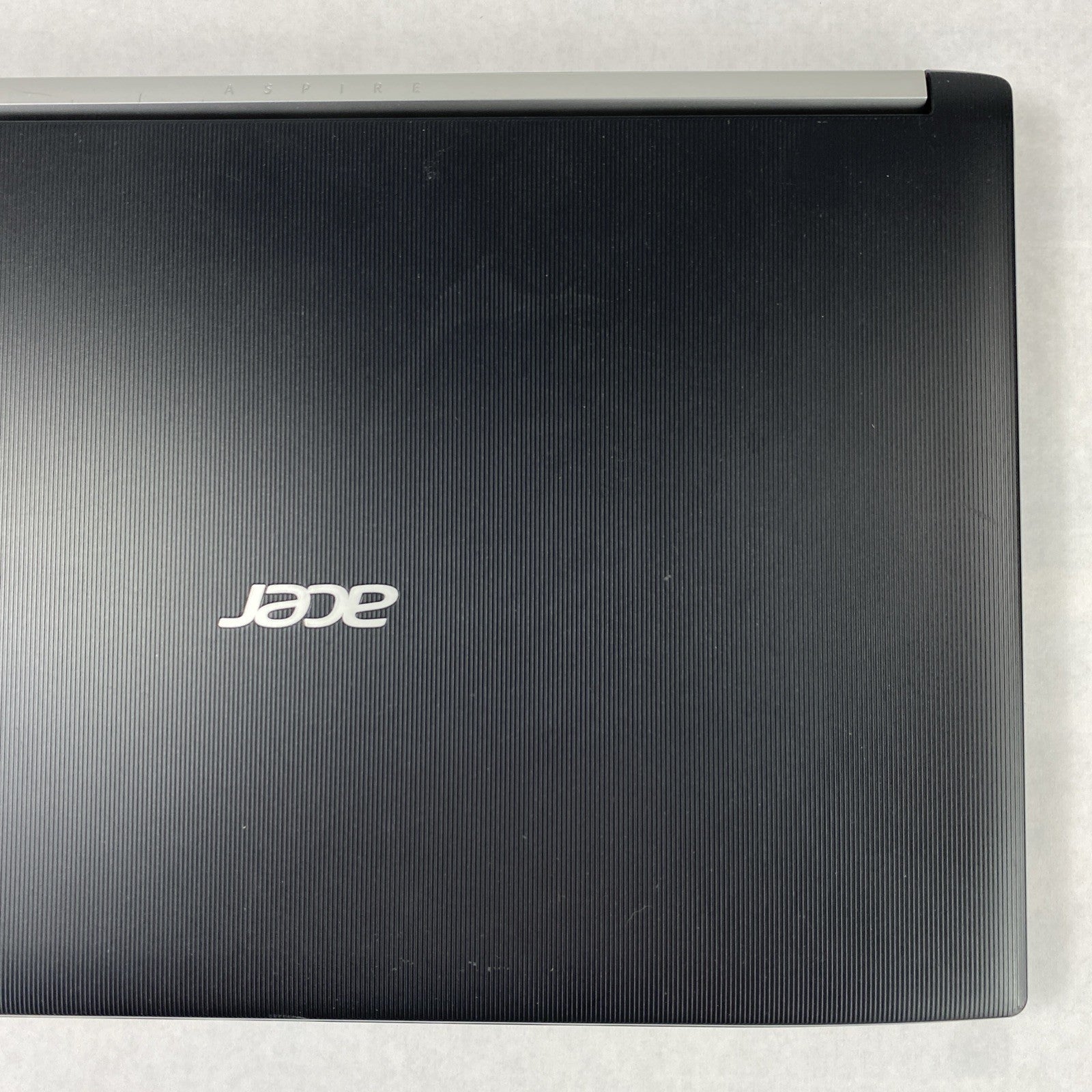 Acer Aspire A517-51 Core i7-8550U 1.8 GHz 8 GB RAM 17.3" No Battery No HDD No OS