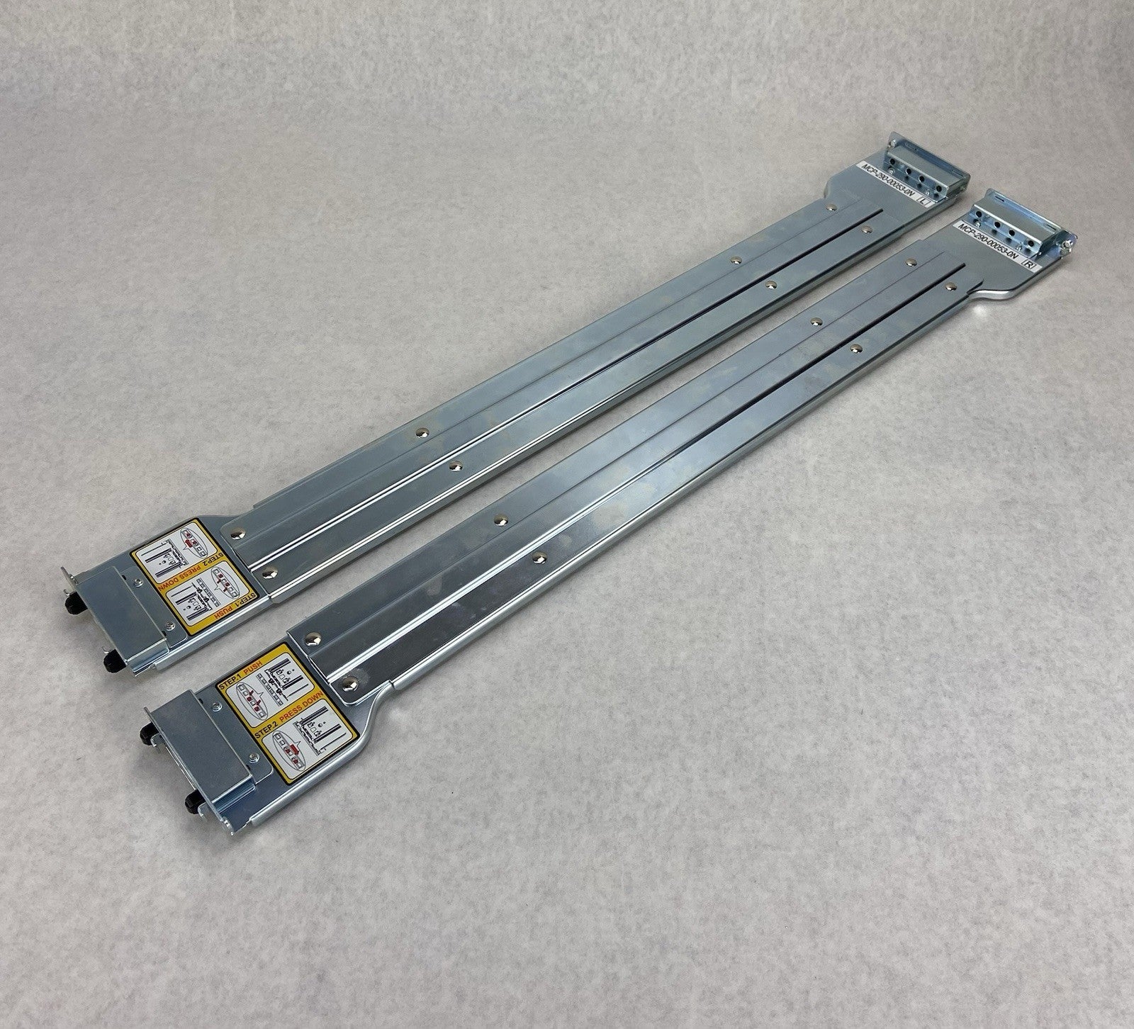 Supermicro Universal Inner + Outer 2U, 3U Rev B Yellow Rack Rail Set Kit 27"0