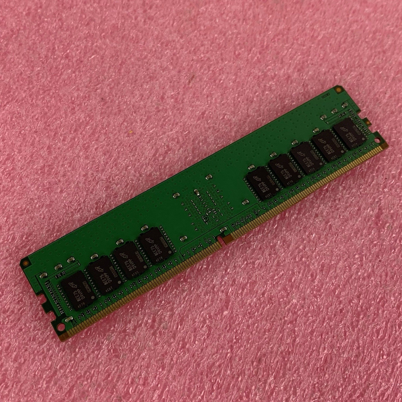 Micron MTA18ASF2G72PDZ-2G6E1RG 16 GB  PC4-2666V DDR4 SDRAM RDIMM Server Memory4