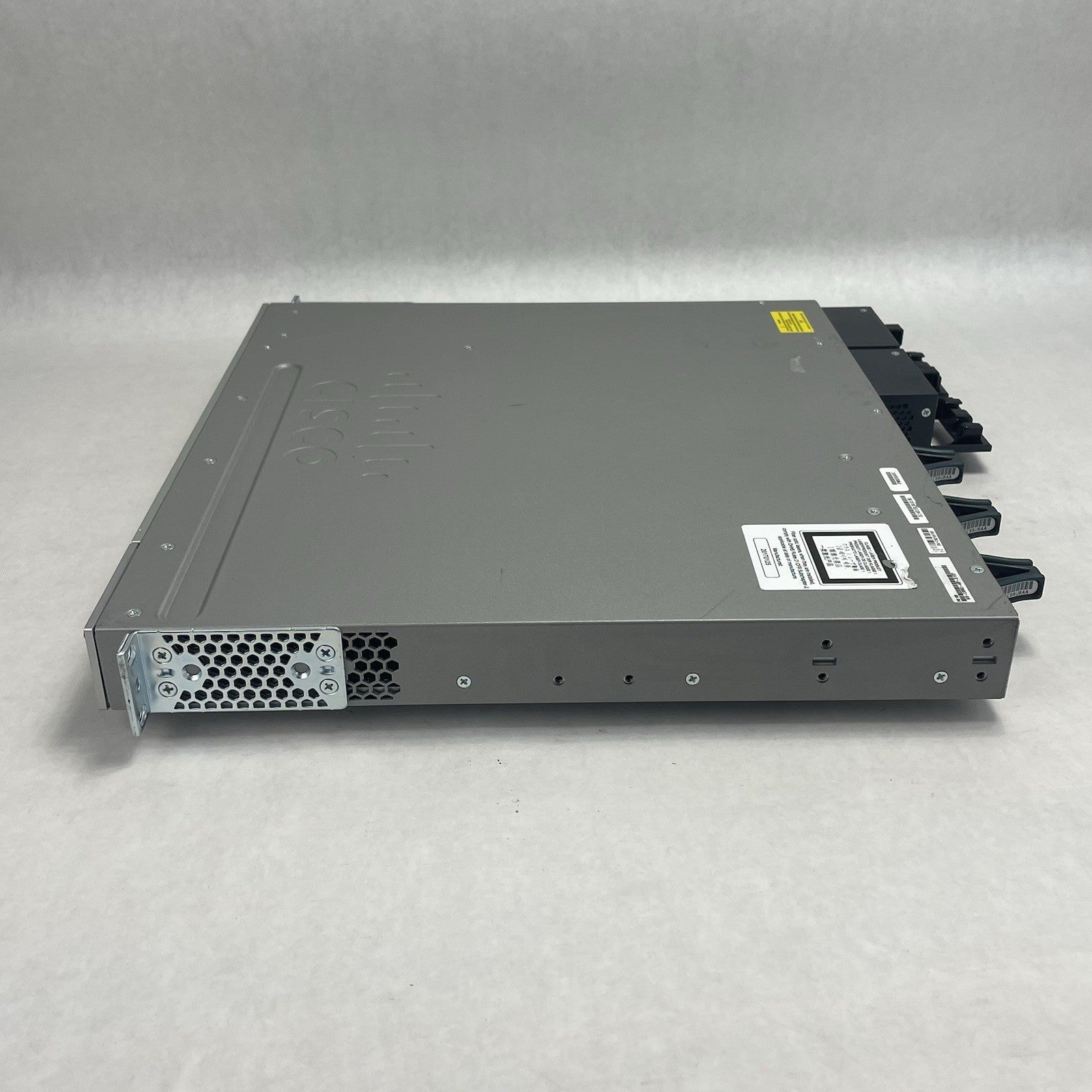 Cisco WS-C3850-48P-S 48 V07 Port Switch 1x 1100W PSU 2x 10Gig Tested & Reset6