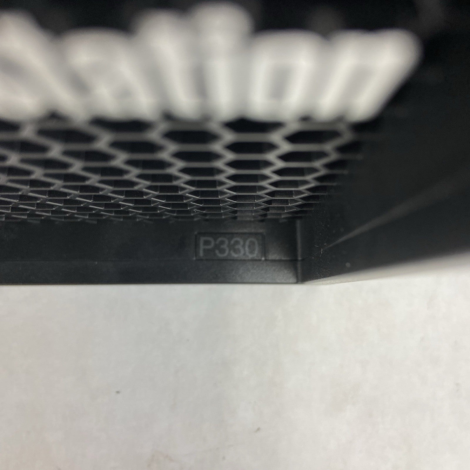 Lenovo ThinkStation P330 SFF Intel Core i5-8500 3GHz 8GB RAM No HDD/OS3