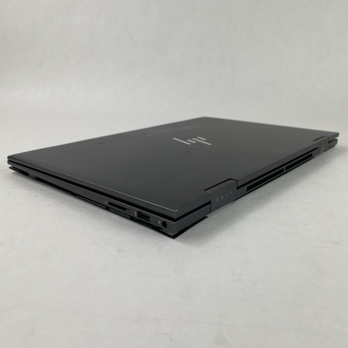 HP Envy x360 15.6" Ryzen 7 5700U 1.80 GHz 16 GB RAM No SSD/OS/AC - Bottom Panel9