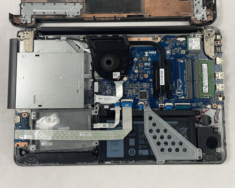 Dell Inspiron 5567 15.6" Core i7-7500U 2.7 GHz 8 GB RAM No HDD No OS No Battery