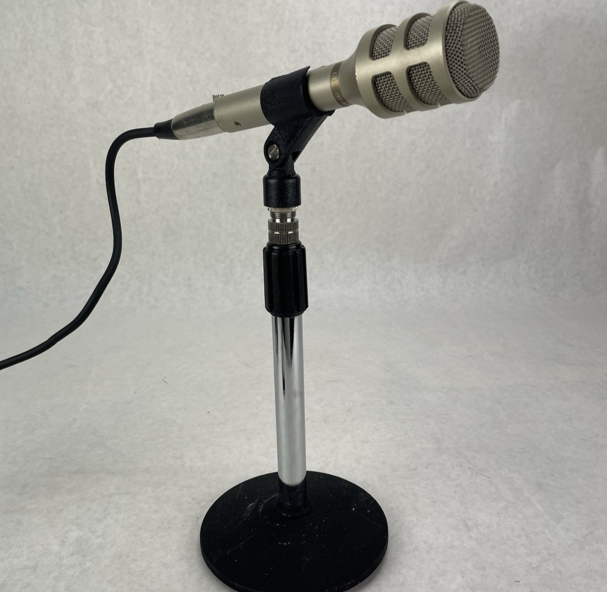 Lanier Dynamic Microphone 250ohm With 3-Pin XLR Connectivity Tested0