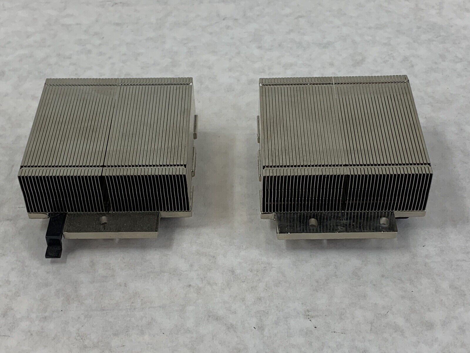 HP 381801-001 XEON 3.00GHZ 800 2MB Processor Kit with Heatsink (Lot of 2)