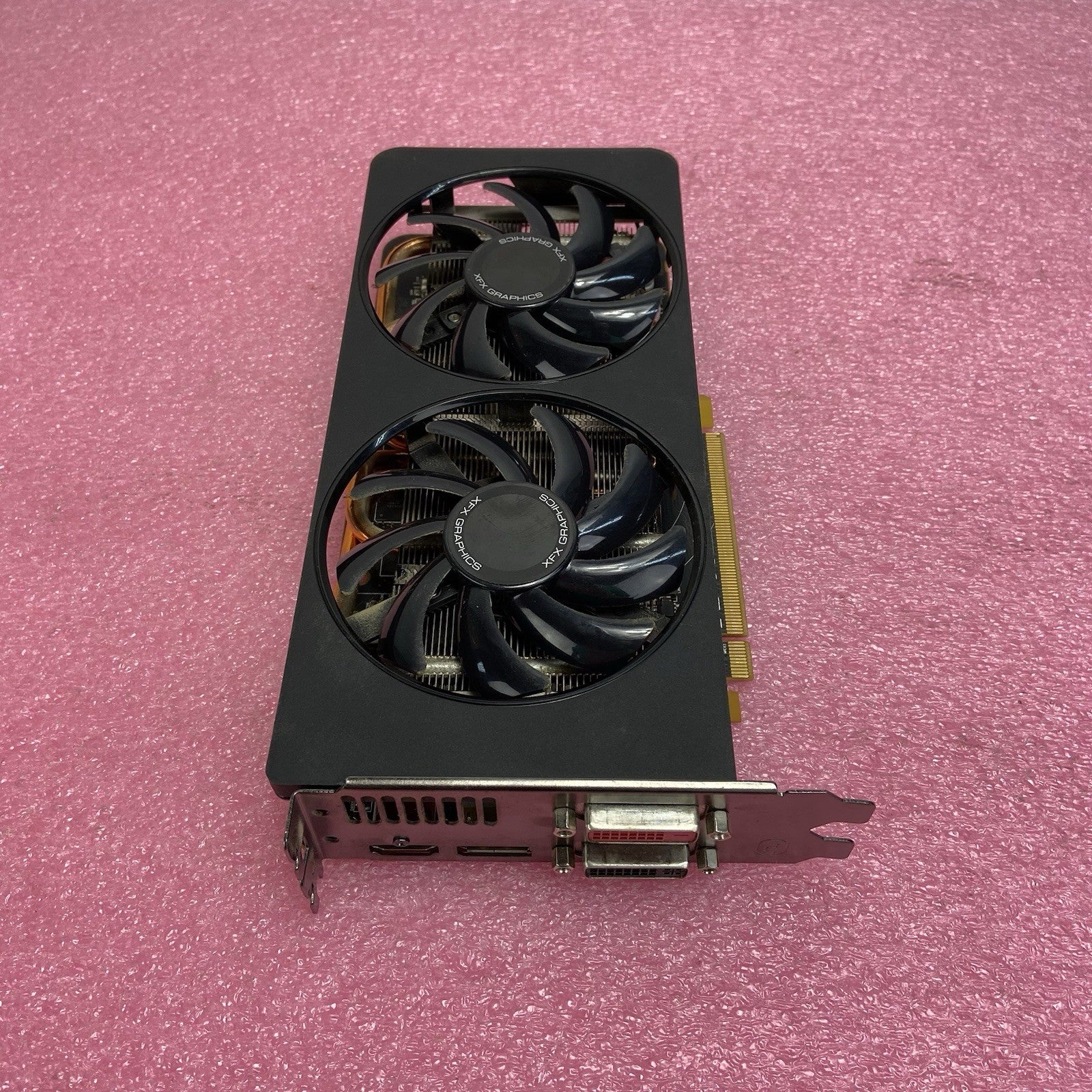 XFX Radeon R9 285 918M 2GB VRAM GDDR5 PCIe Graphics Card3