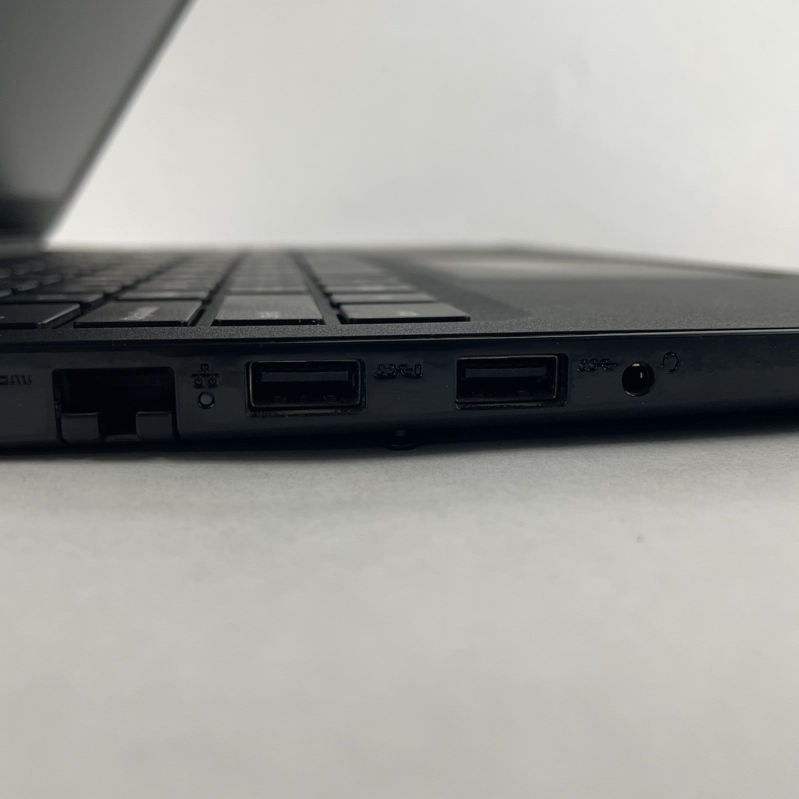 Dell Latitude 3500 15.6" i5-8265U 1.60 GHz 8 GB RAM No SSD/OS/AC6
