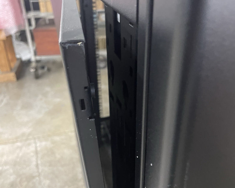 APC E242296 NetShelter SX 42U Server Rack 19" Enclosure Cabinet No Key