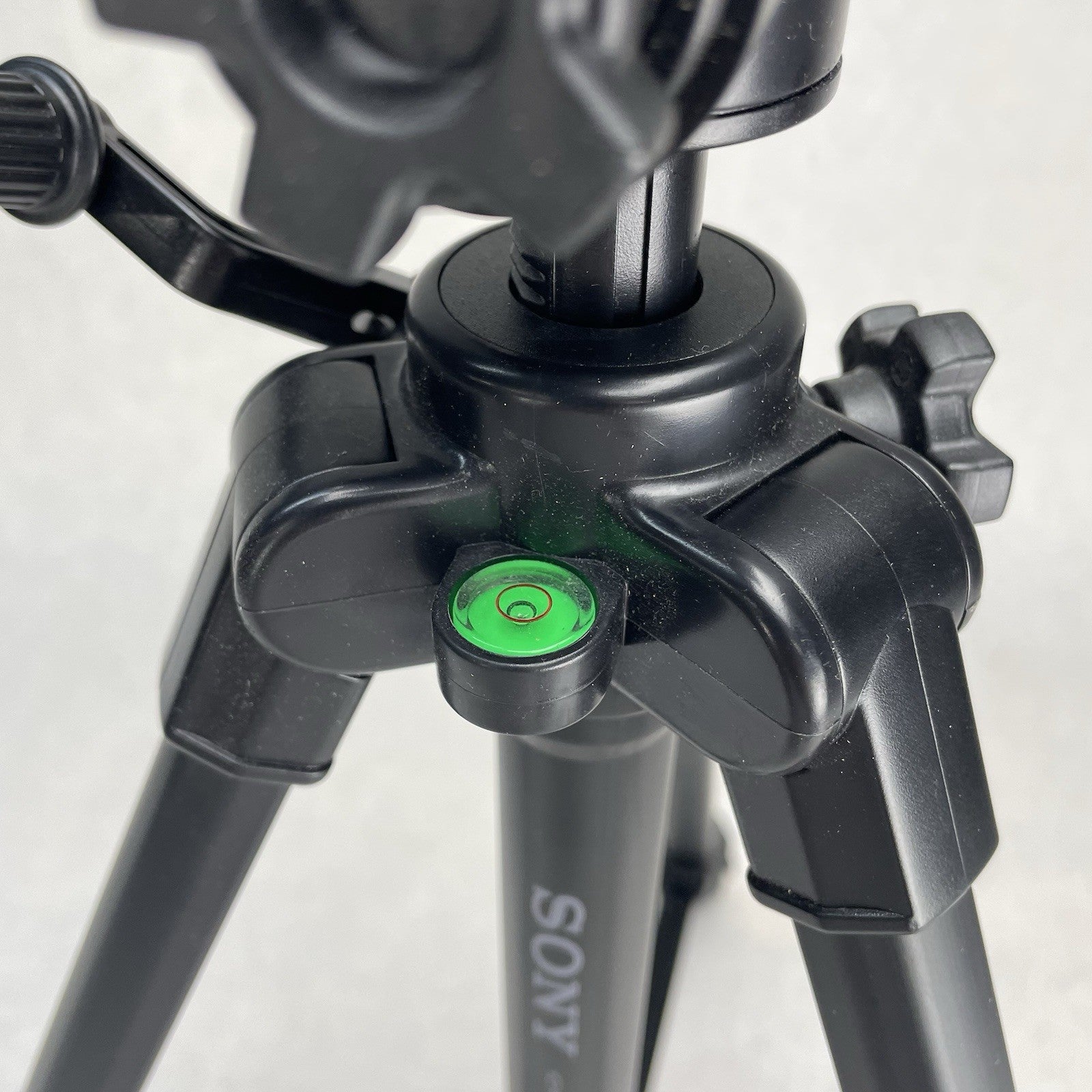 Sony VCT-R640 Video Camera Tripod with Arm Lightweight