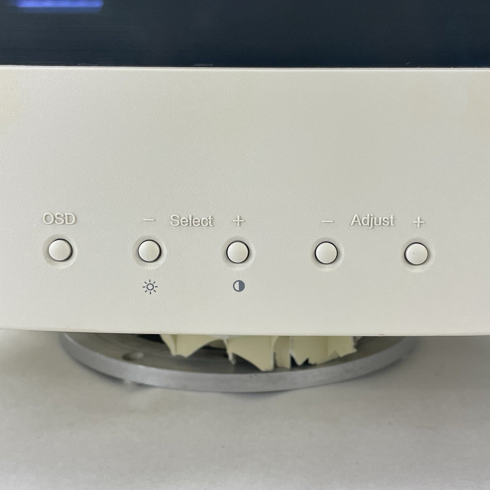 KDS 17" CRT Retro Gaming Monitor XF-70 Xflat Korea Data Systems Broken Stand10