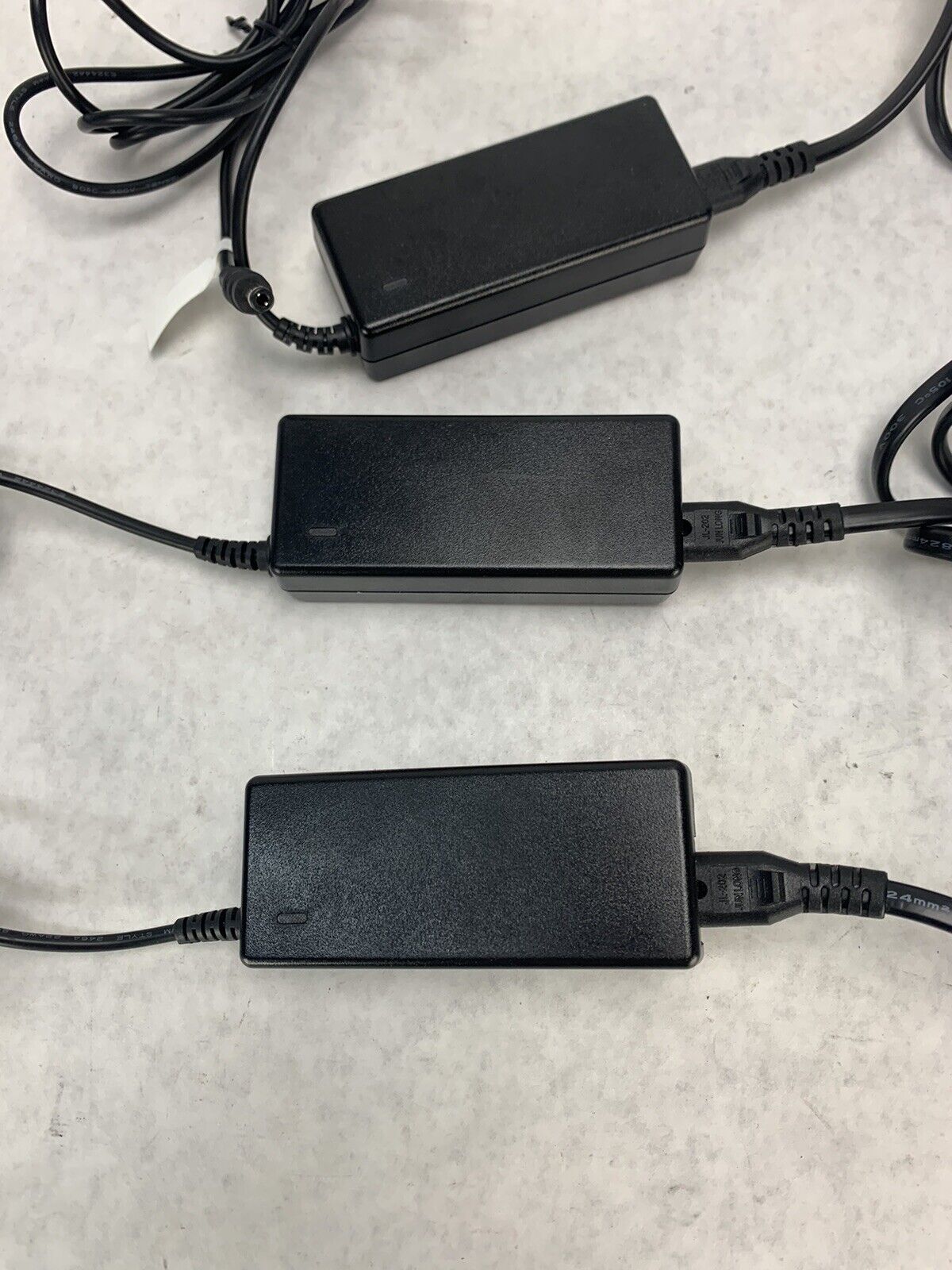 Lot 3 Tenwei Switching Adapter TA71-3001400