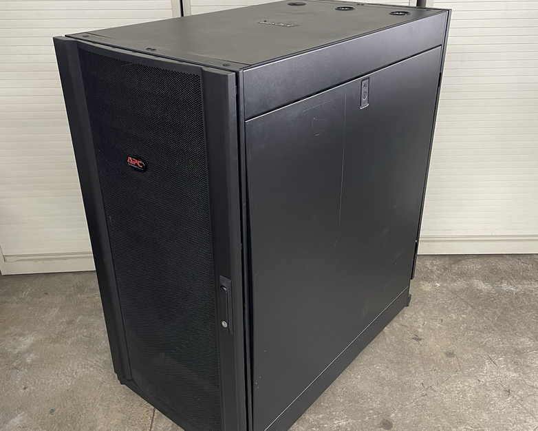 APC AR3104 Server Rack Enclosure w/ Keys