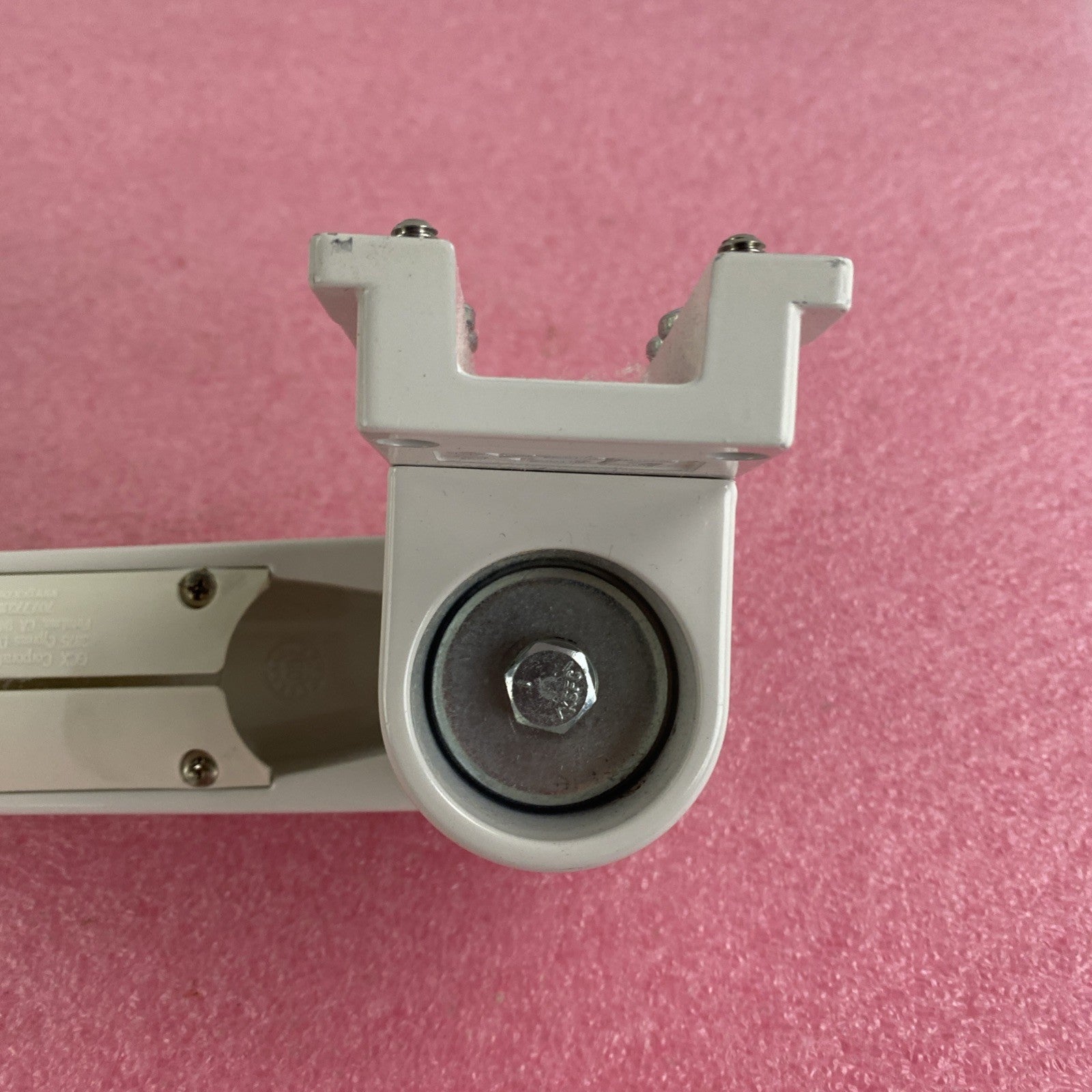 GCX WMM-0001-01B M-Series Tilt Pivot Arm Max Load 60lb 4