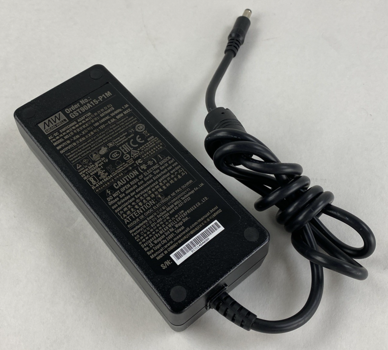 Mean Well GST90A15-P1M 15V 6A 90W AC Adapter