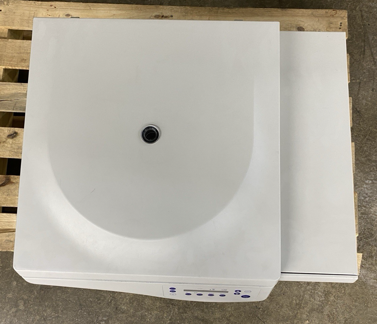 Eppendorf 5810R Refrigerated Centrifuge w/ A-4-62 Rotor