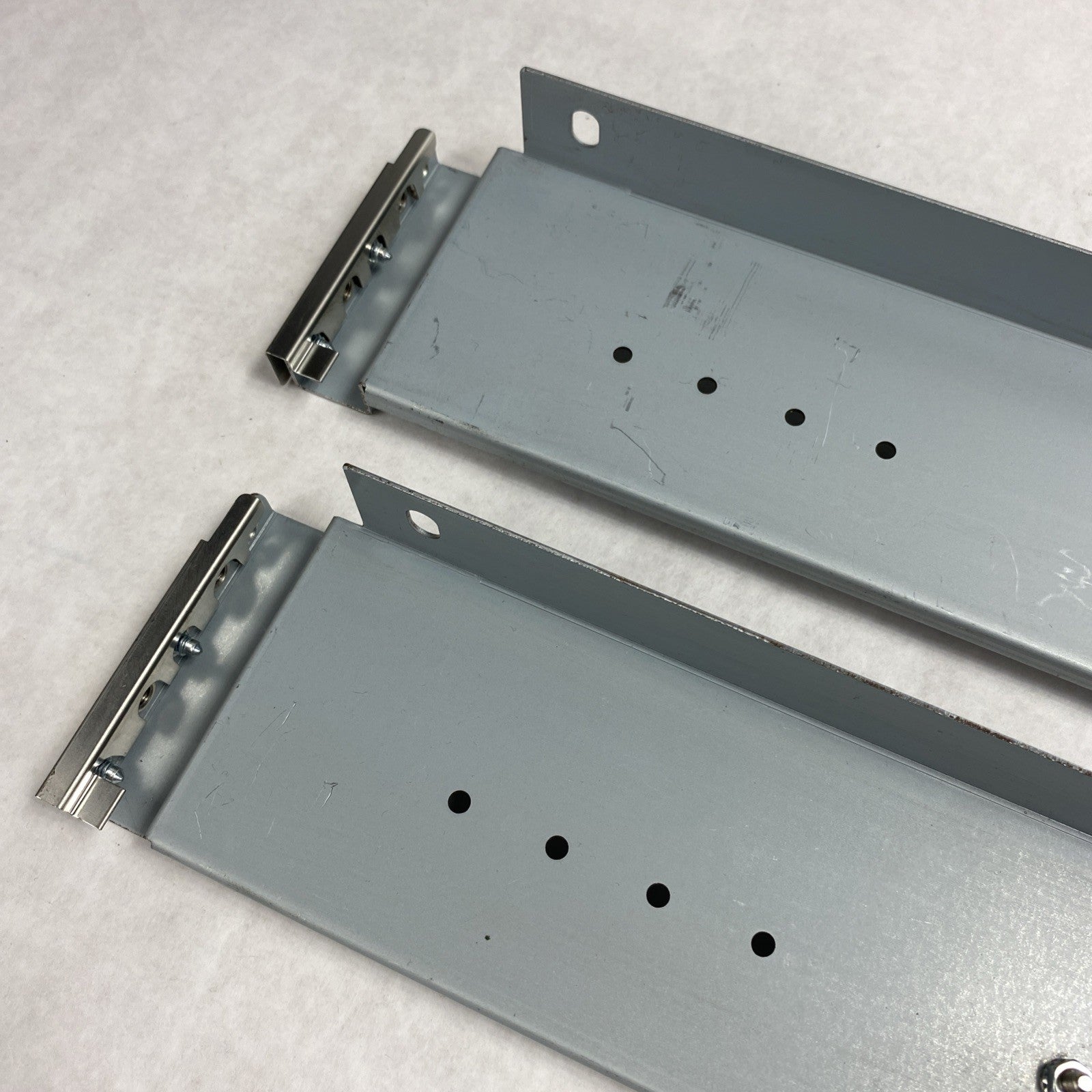 IBM/Lenovo Storwize 45W8837 48W8838 2U Rail Set8