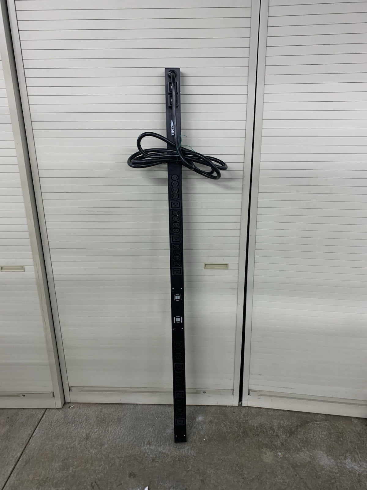 Tripp Lite PDUMV30HV 30 Outlet Black Metered Power Distribution Unit Strip0