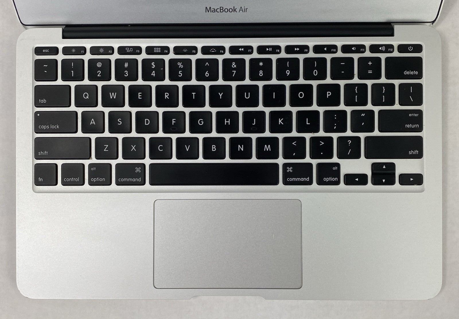 Apple A1465 MacBook Air 2013 11" 1.3Ghz i5 4GB RAM 120GB SSD macOS 11.7.1